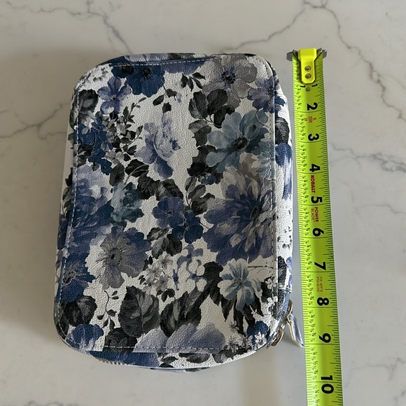 Trish Mcevoy so pretty makeup planner - Picture 10 of 12